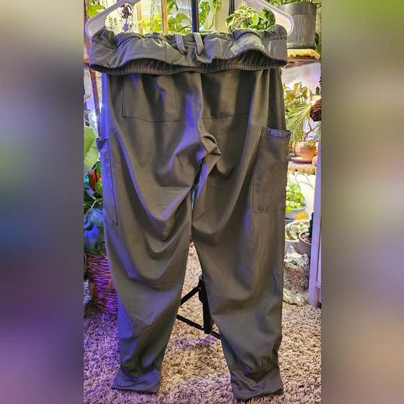 Med couture olive jogger scrub set - Picture 6 of 8